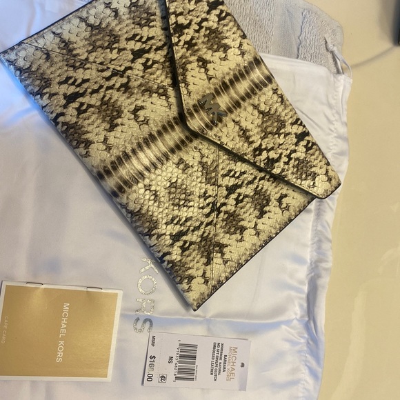 Barbara clutch embossed leather